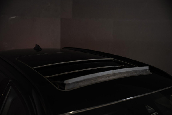 BMW 3 Serie Touring 330e M-Sport | Pano | Trekhaak | 360 camera BMW 3 Serie Touring 330e M-Sport | Pano | Trekhaak | 360 camera