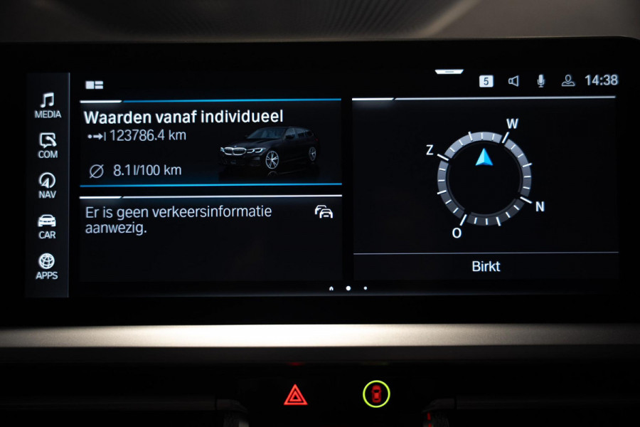BMW 3 Serie Touring 330e M-Sport | Pano | Trekhaak | 360 camera BMW 3 Serie Touring 330e M-Sport | Pano | Trekhaak | 360 camera