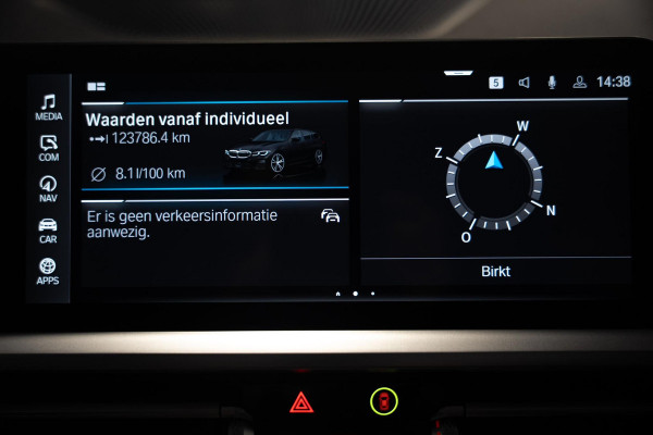 BMW 3 Serie Touring 330e M-Sport | Pano | Trekhaak | 360 camera BMW 3 Serie Touring 330e M-Sport | Pano | Trekhaak | 360 camera