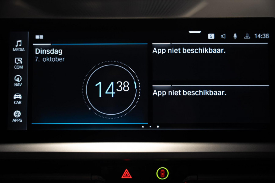 BMW 3 Serie Touring 330e M-Sport | Pano | Trekhaak | 360 camera BMW 3 Serie Touring 330e M-Sport | Pano | Trekhaak | 360 camera