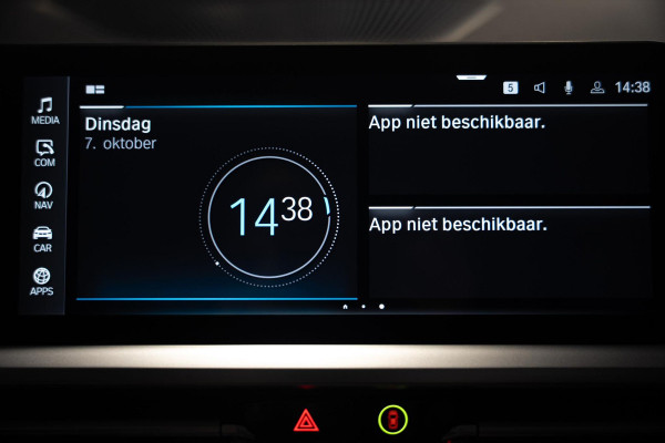 BMW 3 Serie Touring 330e M-Sport | Pano | Trekhaak | 360 camera BMW 3 Serie Touring 330e M-Sport | Pano | Trekhaak | 360 camera