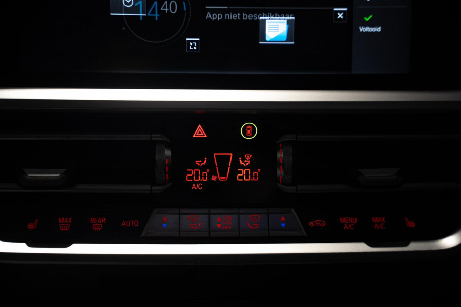 BMW 3 Serie Touring 330e M-Sport | Pano | Trekhaak | 360 camera BMW 3 Serie Touring 330e M-Sport | Pano | Trekhaak | 360 camera