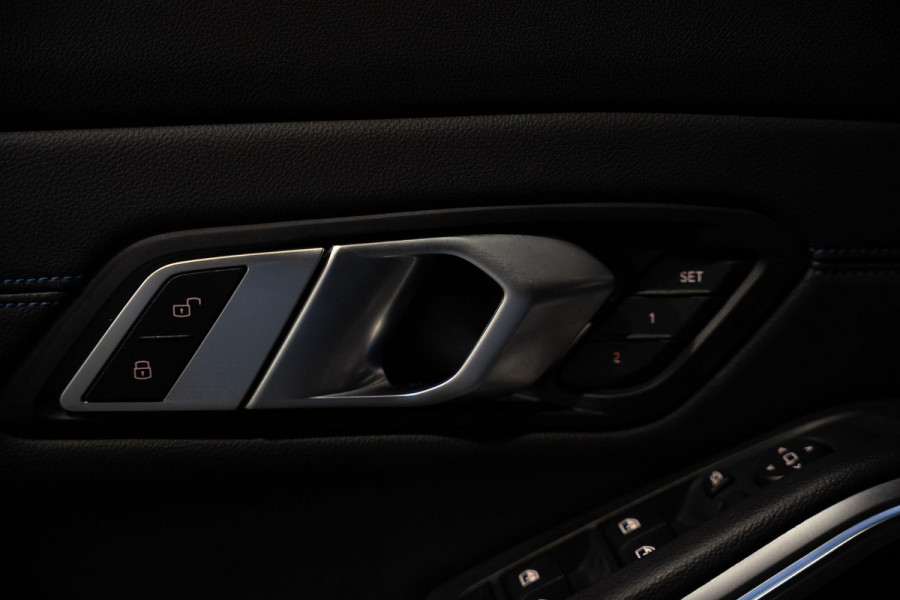 BMW 3 Serie Touring 330e M-Sport | Pano | Trekhaak | 360 camera BMW 3 Serie Touring 330e M-Sport | Pano | Trekhaak | 360 camera