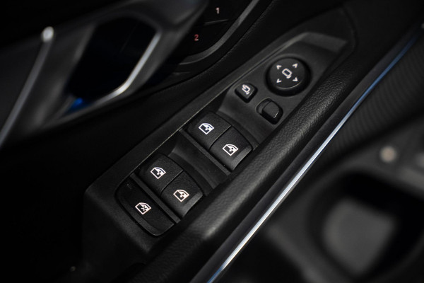 BMW 3 Serie Touring 330e M-Sport | Pano | Trekhaak | 360 camera BMW 3 Serie Touring 330e M-Sport | Pano | Trekhaak | 360 camera