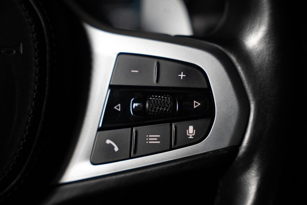 BMW 3 Serie Touring 330e M-Sport | Pano | Trekhaak | 360 camera BMW 3 Serie Touring 330e M-Sport | Pano | Trekhaak | 360 camera