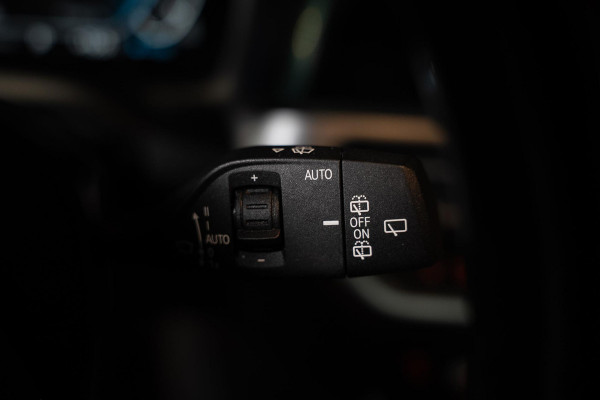 BMW 3 Serie Touring 330e M-Sport | Pano | Trekhaak | 360 camera BMW 3 Serie Touring 330e M-Sport | Pano | Trekhaak | 360 camera