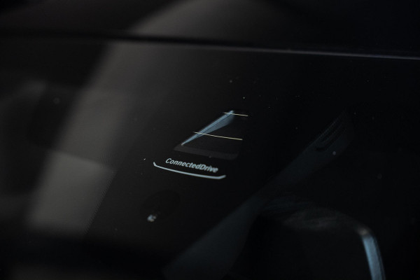 BMW 3 Serie Touring 330e M-Sport | Pano | Trekhaak | 360 camera BMW 3 Serie Touring 330e M-Sport | Pano | Trekhaak | 360 camera