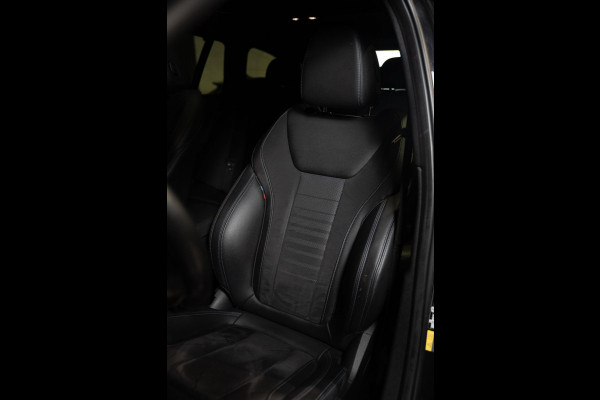 BMW 3 Serie Touring 330e M-Sport | Pano | Trekhaak | 360 camera BMW 3 Serie Touring 330e M-Sport | Pano | Trekhaak | 360 camera