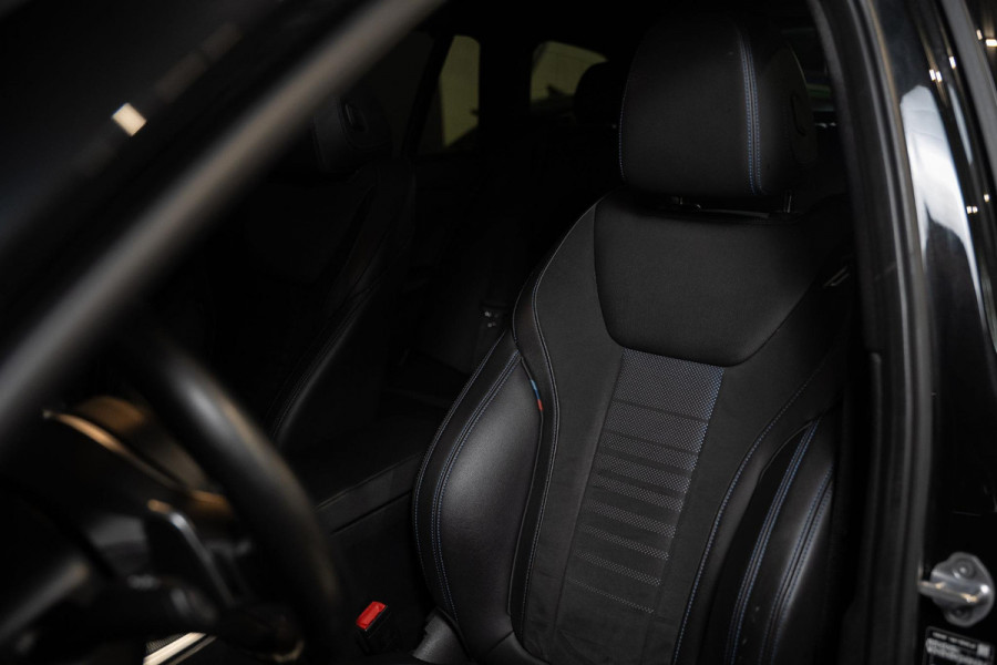 BMW 3 Serie Touring 330e M-Sport | Pano | Trekhaak | 360 camera BMW 3 Serie Touring 330e M-Sport | Pano | Trekhaak | 360 camera