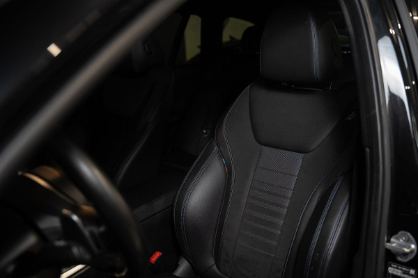 BMW 3 Serie Touring 330e M-Sport | Pano | Trekhaak | 360 camera BMW 3 Serie Touring 330e M-Sport | Pano | Trekhaak | 360 camera