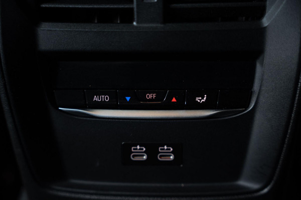 BMW 3 Serie Touring 330e M-Sport | Pano | Trekhaak | 360 camera BMW 3 Serie Touring 330e M-Sport | Pano | Trekhaak | 360 camera