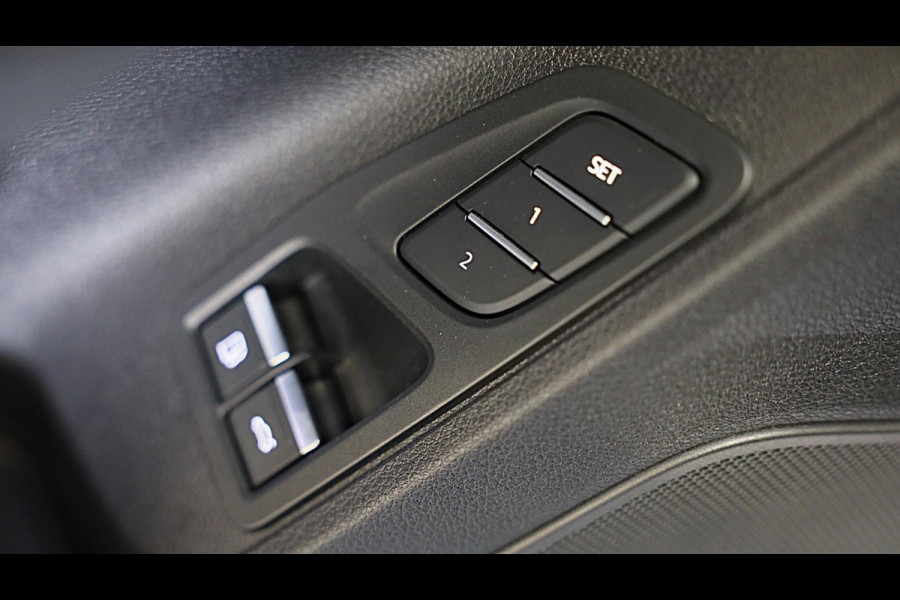 Audi Q3 Sportback 45 TFSI e S Line Competition / Aut / Memory / 360 Camera / Elek Stoelen / Acc / Pano / B & O / Matrix / 21 Inch