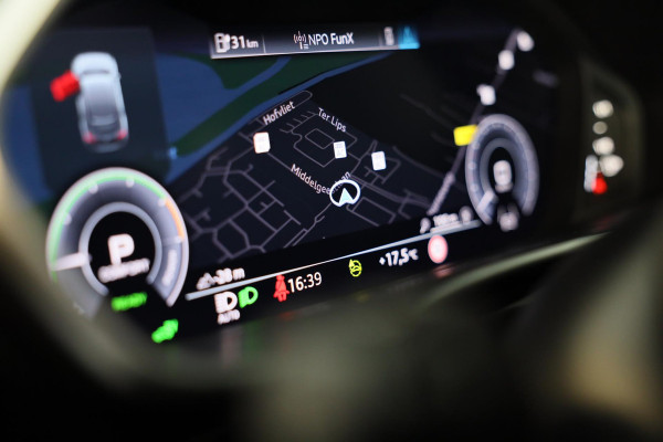 Audi Q3 Sportback 45 TFSI e S Line Competition / Aut / Memory / 360 Camera / Elek Stoelen / Acc / Pano / B & O / Matrix / 21 Inch