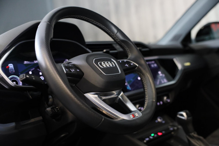 Audi Q3 Sportback 45 TFSI e S Line Competition / Aut / Memory / 360 Camera / Elek Stoelen / Acc / Pano / B & O / Matrix / 21 Inch