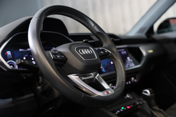 Audi Q3 Sportback 45 TFSI e S Line Competition / Aut / Memory / 360 Camera / Elek Stoelen / Acc / Pano / B & O / Matrix / 21 Inch