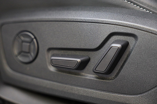 Audi Q3 Sportback 45 TFSI e S Line Competition / Aut / Memory / 360 Camera / Elek Stoelen / Acc / Pano / B & O / Matrix / 21 Inch