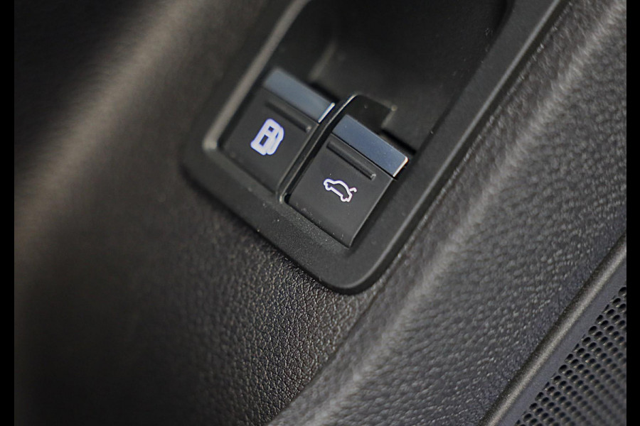 Audi Q3 Sportback 45 TFSI e S Line Competition / Aut / Memory / 360 Camera / Elek Stoelen / Acc / Pano / B & O / Matrix / 21 Inch