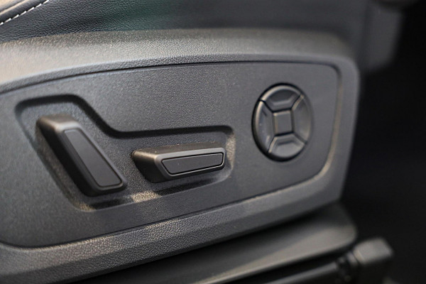 Audi Q3 Sportback 45 TFSI e S Line Competition / Aut / Memory / 360 Camera / Elek Stoelen / Acc / Pano / B & O / Matrix / 21 Inch