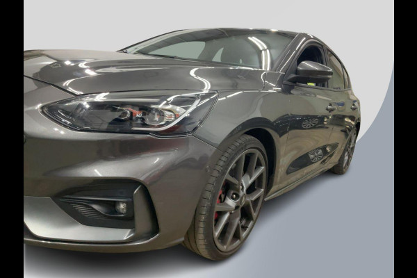 Ford Focus 2.3 EcoBoost ST-3 280pk | Winter Pack | Adaptive LED | Bang&Olufsen | Achteruitrijcamera | Launch control | Adaptive cruise control | Complete historie Ford Focus 2.3 EcoBoost ST-3 280pk | Winter Pack | Adaptive LED | Bang&Olufsen | Achteruitrijcamera | Launch control | Adaptive cruise control | Complete historie