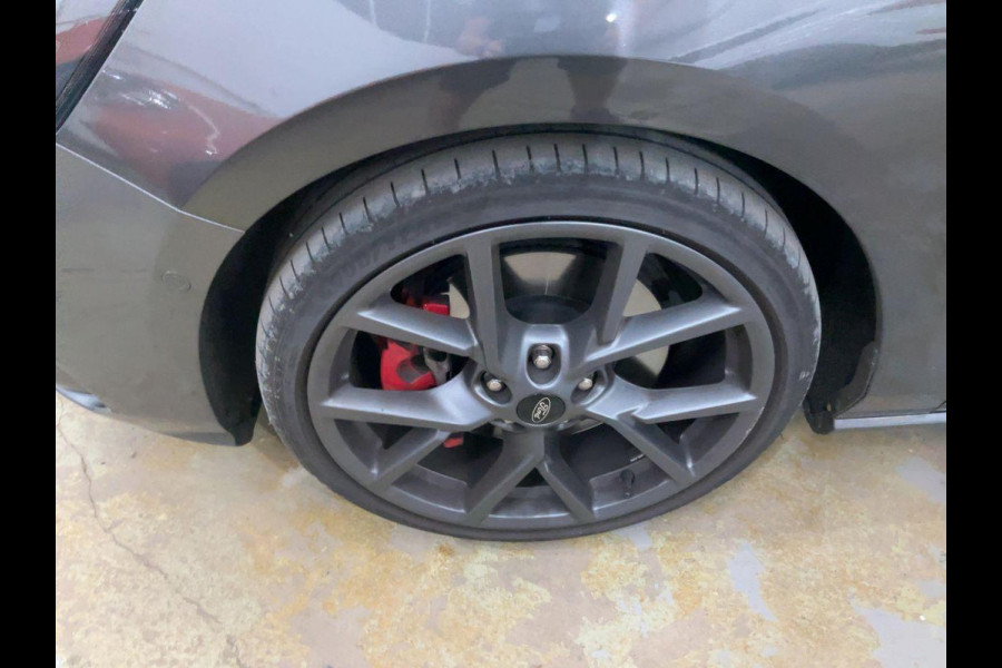 Ford Focus 2.3 EcoBoost ST-3 280pk | Winter Pack | Adaptive LED | Bang&Olufsen | Achteruitrijcamera | Launch control | Adaptive cruise control | Complete historie Ford Focus 2.3 EcoBoost ST-3 280pk | Winter Pack | Adaptive LED | Bang&Olufsen | Achteruitrijcamera | Launch control | Adaptive cruise control | Complete historie