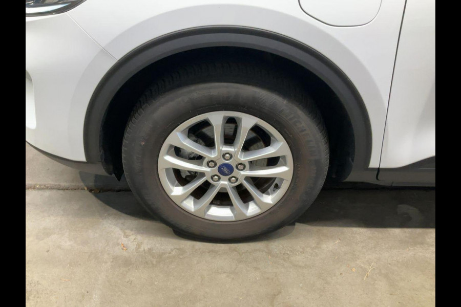 Ford Kuga 2.5 PHEV Titanium | Afneembare trekhaak | Winter Pack | Achteruitrijcamera | Navigatie | 1.500kg trekgewicht Ford Kuga 2.5 PHEV Titanium | Afneembare trekhaak | Winter Pack | Achteruitrijcamera | Navigatie | 1.500kg trekgewicht