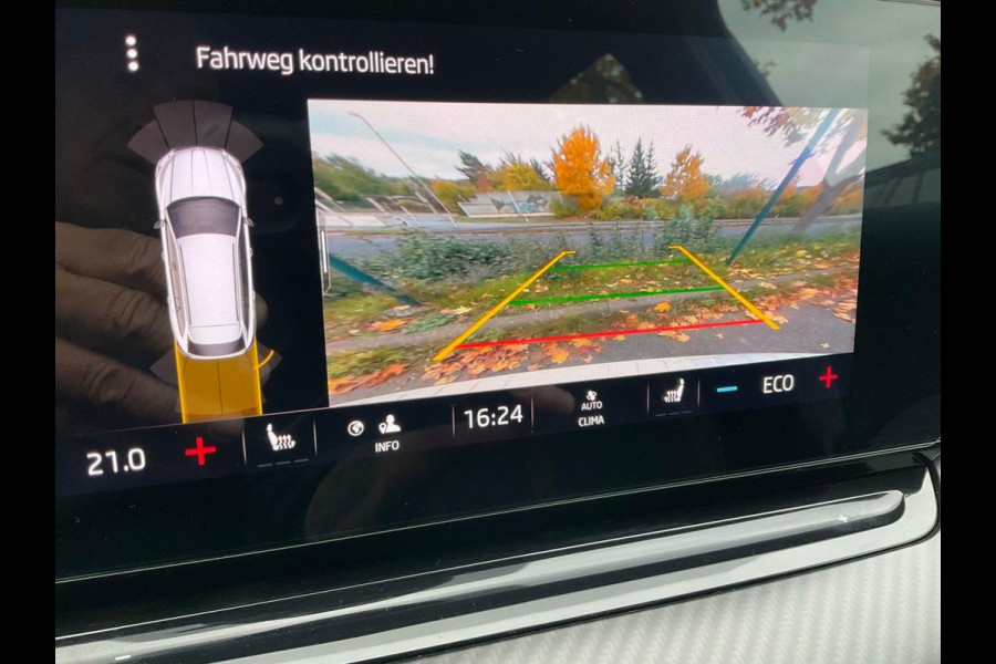 Škoda Octavia Combi 1.4 TSI RS iV PHEV Business 245pk | Stoelverwarming | Achteruitrijcamera Škoda Octavia Combi 1.4 TSI RS iV PHEV Business 245pk | Stoelverwarming | Achteruitrijcamera