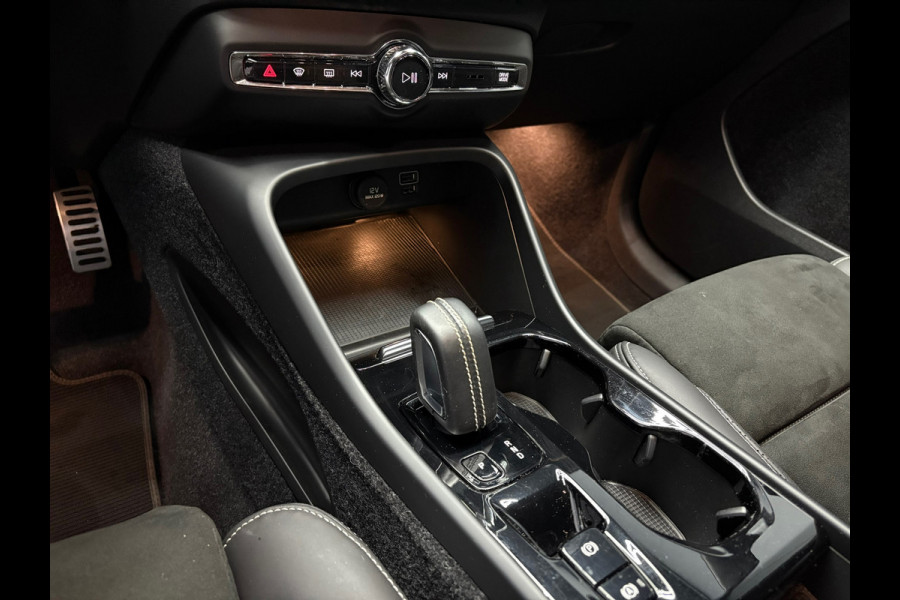 Volvo XC40 1.5 T4 Recharge R-Design Expression Volvo XC40 1.5 T4 Recharge R-Design Expression