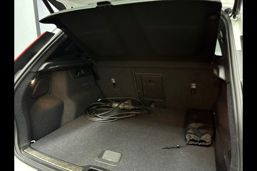 Volvo XC40 1.5 T4 Recharge R-Design Expression Volvo XC40 1.5 T4 Recharge R-Design Expression