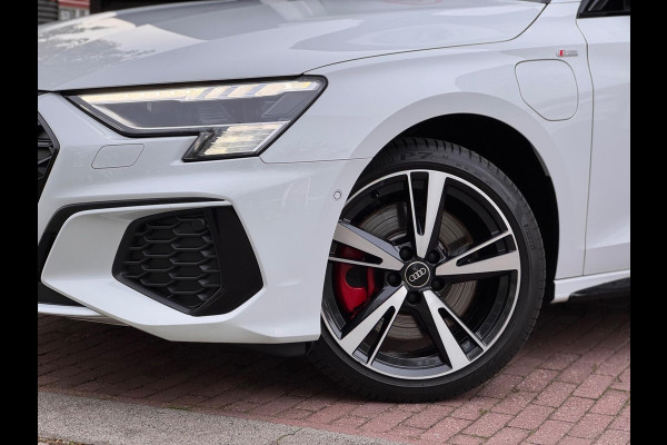 Audi A3 Sportback 45 TFSI e S Competition Pano/Matrix/RS zetels/B&O/HuD Audi A3 Sportback 45 TFSI e S Competition Pano/Matrix/RS zetels/B&O/HuD