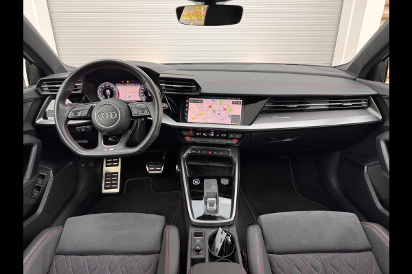 Audi A3 Sportback 45 TFSI e S Competition Pano/Matrix/RS zetels/B&O/HuD Audi A3 Sportback 45 TFSI e S Competition Pano/Matrix/RS zetels/B&O/HuD