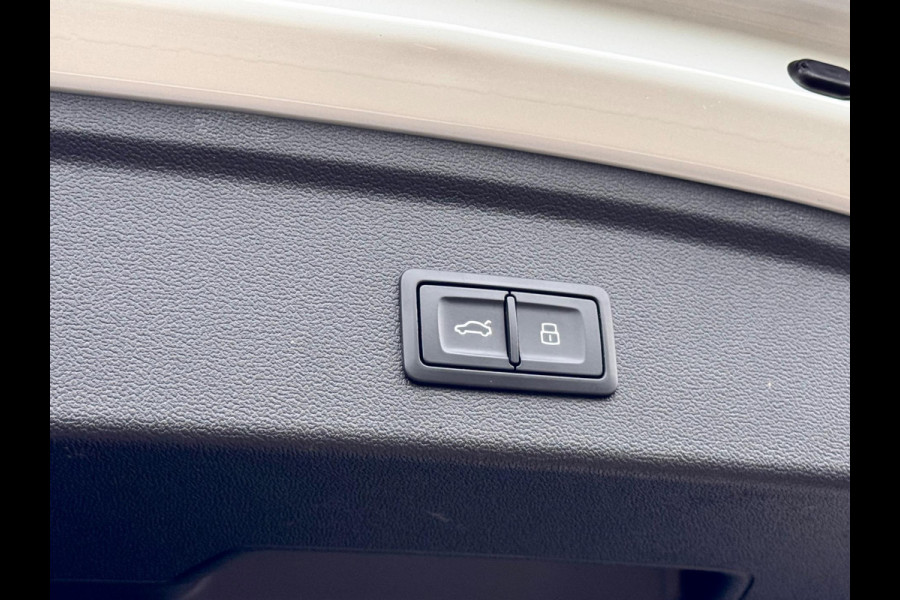 Audi A3 Sportback 45 TFSI e S Competition Pano/Matrix/RS zetels/B&O/HuD Audi A3 Sportback 45 TFSI e S Competition Pano/Matrix/RS zetels/B&O/HuD