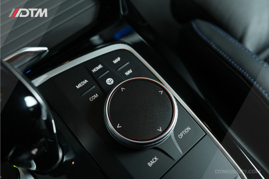 BMW X3 xDrive30e High M-Sport | M-Seats | H/K | Panoramadak BMW X3 xDrive30e High M-Sport | M-Seats | H/K | Panoramadak