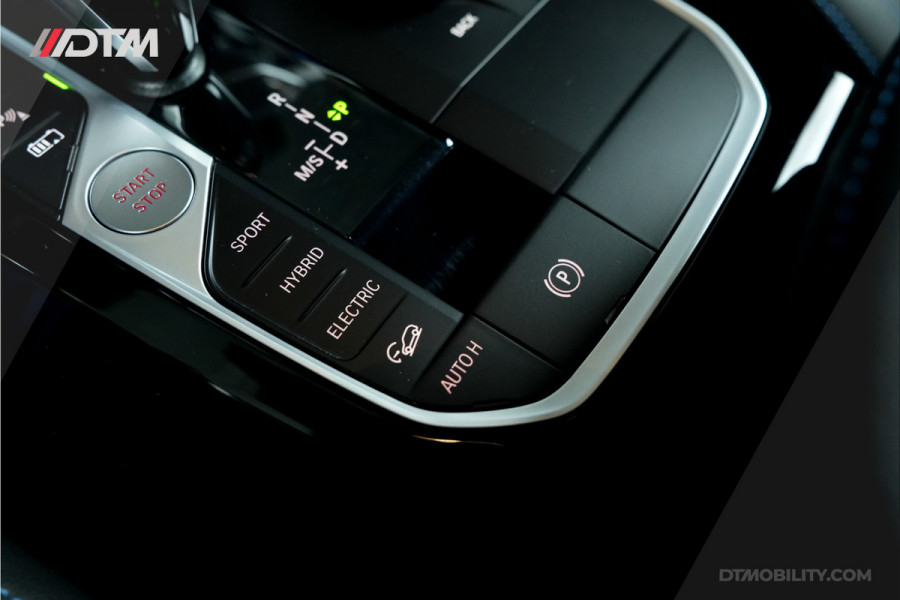 BMW X3 xDrive30e High M-Sport | M-Seats | H/K | Panoramadak BMW X3 xDrive30e High M-Sport | M-Seats | H/K | Panoramadak