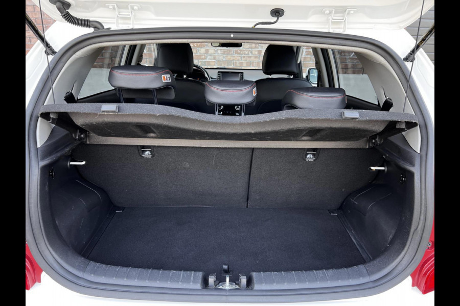Kia Picanto 1.0 CVVT GT-Line / Trekhaak (afneembaar) / Navigatie + Camera / Lederen bekleding / Climate Control / Bluetooth