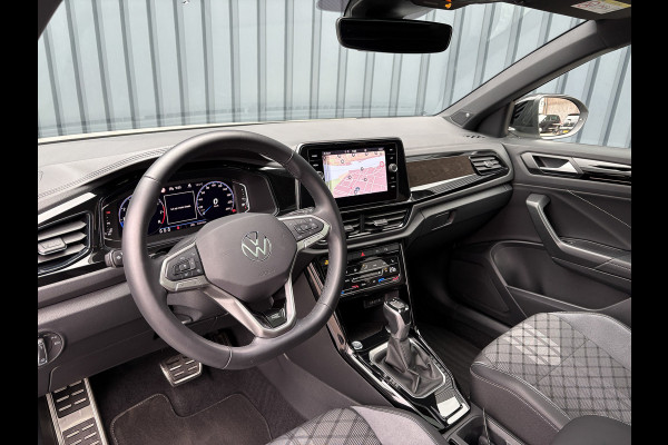 Volkswagen T-Roc 1.5 TSI R-Line Business | Panodak | Beats | Keyless | Trekhaak afnb | IQ Light | Side Assist | Prijs Rijklaar!! Volkswagen T-Roc 1.5 TSI R-Line Business | Panodak | Beats | Keyless | Trekhaak afnb | IQ Light | Side Assist | Prijs Rijklaar!!