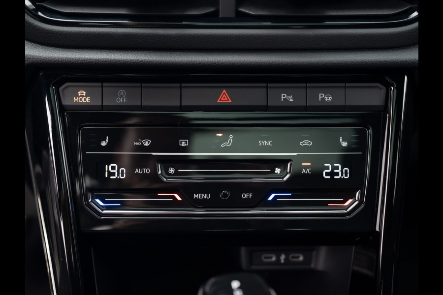 Volkswagen T-Roc 1.5 TSI R-Line Business | Panodak | Beats | Keyless | Trekhaak afnb | IQ Light | Side Assist | Prijs Rijklaar!! Volkswagen T-Roc 1.5 TSI R-Line Business | Panodak | Beats | Keyless | Trekhaak afnb | IQ Light | Side Assist | Prijs Rijklaar!!