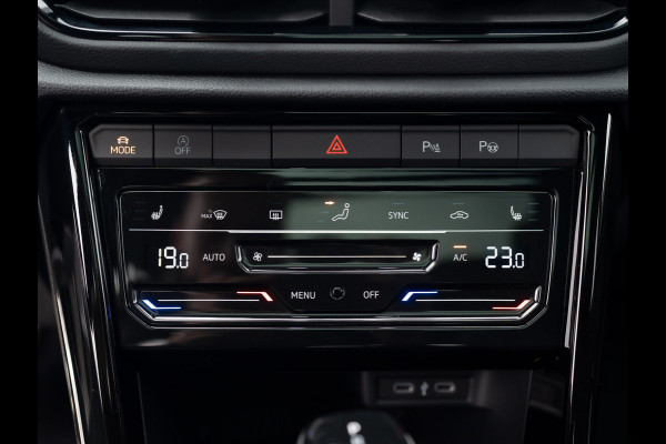 Volkswagen T-Roc 1.5 TSI R-Line Business | Panodak | Beats | Keyless | Trekhaak afnb | IQ Light | Side Assist | Prijs Rijklaar!! Volkswagen T-Roc 1.5 TSI R-Line Business | Panodak | Beats | Keyless | Trekhaak afnb | IQ Light | Side Assist | Prijs Rijklaar!!