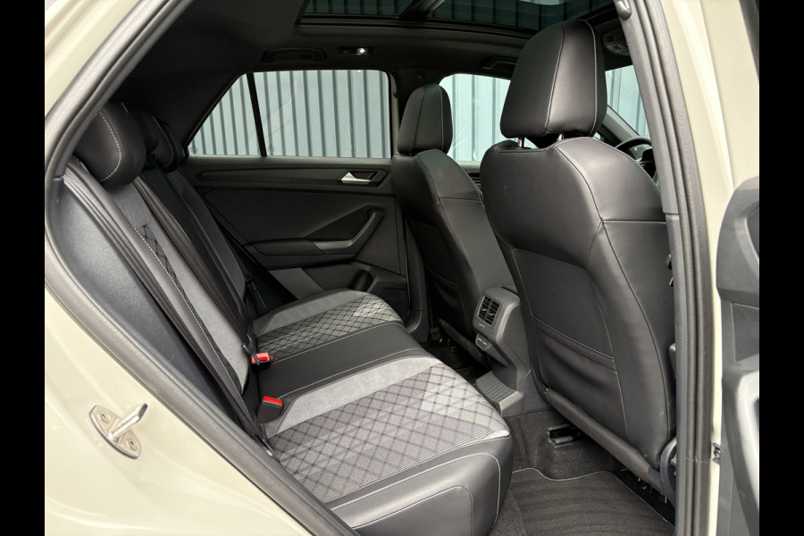 Volkswagen T-Roc 1.5 TSI R-Line Business | Panodak | Beats | Keyless | Trekhaak afnb | IQ Light | Side Assist | Prijs Rijklaar!! Volkswagen T-Roc 1.5 TSI R-Line Business | Panodak | Beats | Keyless | Trekhaak afnb | IQ Light | Side Assist | Prijs Rijklaar!!