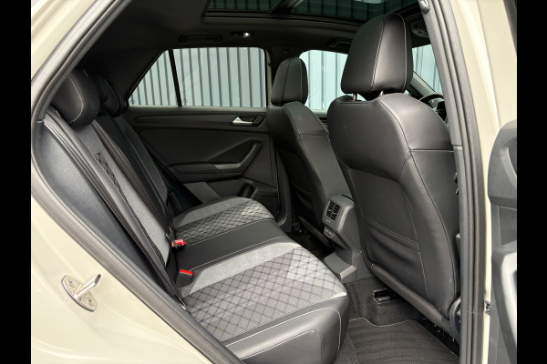 Volkswagen T-Roc 1.5 TSI R-Line Business | Panodak | Beats | Keyless | Trekhaak afnb | IQ Light | Side Assist | Prijs Rijklaar!! Volkswagen T-Roc 1.5 TSI R-Line Business | Panodak | Beats | Keyless | Trekhaak afnb | IQ Light | Side Assist | Prijs Rijklaar!!
