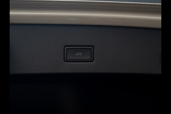 Volkswagen T-Roc 1.5 TSI R-Line Business | Panodak | Beats | Keyless | Trekhaak afnb | IQ Light | Side Assist | Prijs Rijklaar!! Volkswagen T-Roc 1.5 TSI R-Line Business | Panodak | Beats | Keyless | Trekhaak afnb | IQ Light | Side Assist | Prijs Rijklaar!!