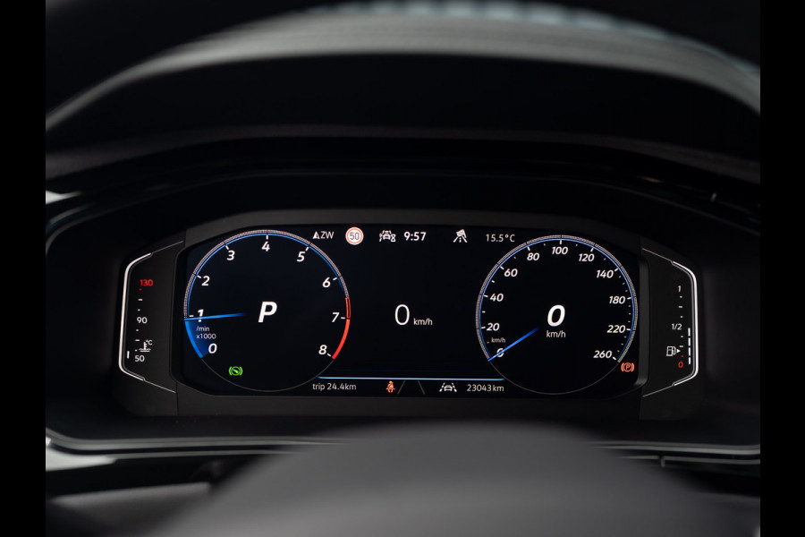 Volkswagen T-Roc 1.5 TSI R-Line Business | Panodak | Beats | Keyless | Trekhaak afnb | IQ Light | Side Assist | Prijs Rijklaar!! Volkswagen T-Roc 1.5 TSI R-Line Business | Panodak | Beats | Keyless | Trekhaak afnb | IQ Light | Side Assist | Prijs Rijklaar!!