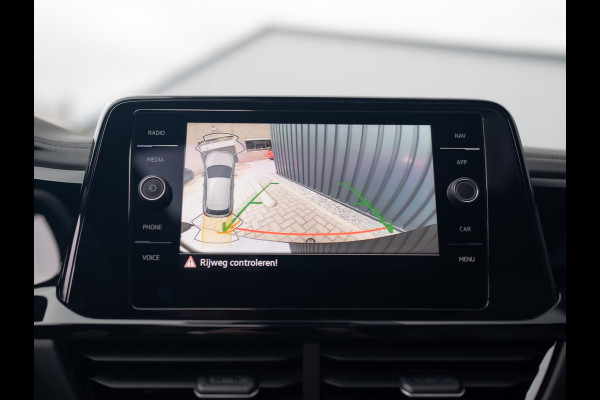 Volkswagen T-Roc 1.5 TSI R-Line | Panodak | Keyless | Side Assist | Elk. A-klep | IQ Light | Camera | Prijs Rijklaar!! Volkswagen T-Roc 1.5 TSI R-Line | Panodak | Keyless | Side Assist | Elk. A-klep | IQ Light | Camera | Prijs Rijklaar!!