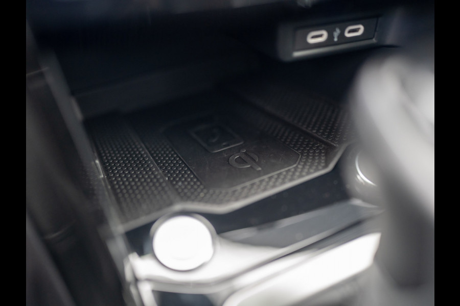 Volkswagen T-Roc 1.5 TSI R-Line | Panodak | Keyless | Side Assist | Elk. A-klep | IQ Light | Camera | Prijs Rijklaar!! Volkswagen T-Roc 1.5 TSI R-Line | Panodak | Keyless | Side Assist | Elk. A-klep | IQ Light | Camera | Prijs Rijklaar!!