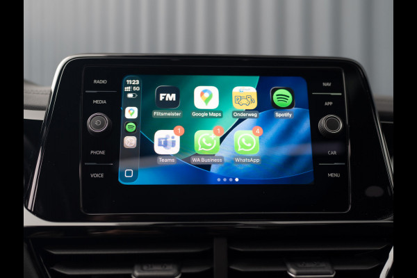 Volkswagen T-Roc 1.5 TSI R-Line | Panodak | Keyless | Side Assist | Elk. A-klep | IQ Light | Camera | Prijs Rijklaar!! Volkswagen T-Roc 1.5 TSI R-Line | Panodak | Keyless | Side Assist | Elk. A-klep | IQ Light | Camera | Prijs Rijklaar!!