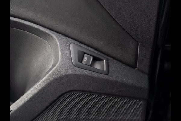 Volkswagen T-Roc 1.5 TSI R-Line | Panodak | Keyless | Side Assist | Elk. A-klep | IQ Light | Camera | Prijs Rijklaar!! Volkswagen T-Roc 1.5 TSI R-Line | Panodak | Keyless | Side Assist | Elk. A-klep | IQ Light | Camera | Prijs Rijklaar!!