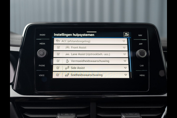 Volkswagen T-Roc 1.5 TSI R-Line | Panodak | Keyless | Side Assist | Elk. A-klep | IQ Light | Camera | Prijs Rijklaar!! Volkswagen T-Roc 1.5 TSI R-Line | Panodak | Keyless | Side Assist | Elk. A-klep | IQ Light | Camera | Prijs Rijklaar!!