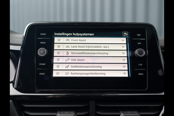 Volkswagen T-Roc 1.5 TSI R-Line | Panodak | Keyless | Side Assist | Elk. A-klep | IQ Light | Camera | Prijs Rijklaar!! Volkswagen T-Roc 1.5 TSI R-Line | Panodak | Keyless | Side Assist | Elk. A-klep | IQ Light | Camera | Prijs Rijklaar!!