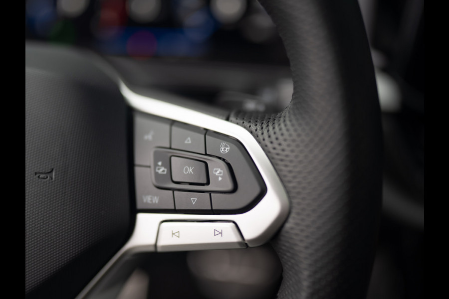 Volkswagen T-Roc 1.5 TSI R-Line | Panodak | Keyless | Side Assist | Elk. A-klep | IQ Light | Camera | Prijs Rijklaar!! Volkswagen T-Roc 1.5 TSI R-Line | Panodak | Keyless | Side Assist | Elk. A-klep | IQ Light | Camera | Prijs Rijklaar!!