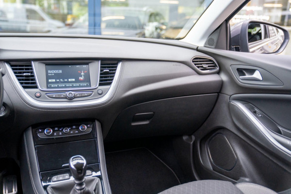 Opel Grandland X 1.2 Turbo Innovation|Prijs rijklaar incl. 12 mnd garantie|Trekhaak LMV Blindspot Stoel en stuurverwarming Carplay