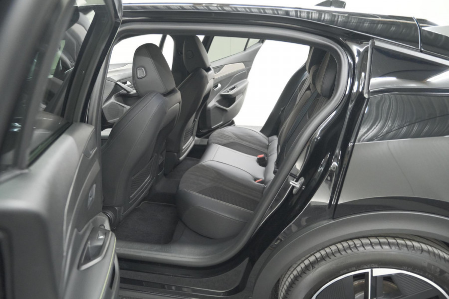 Peugeot 408 1.2 Hybrid 136 e-DCS6 GT | 360 Camera | Adaptieve Cruise Control | Elektronische Kofferklep | Apple Carplay